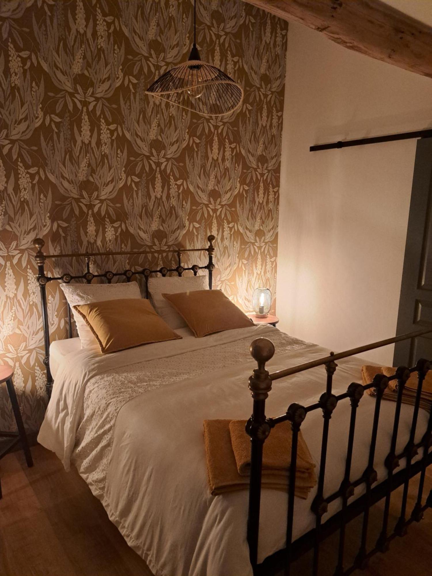 Lavallade12 Chambers D'Hotes Roussines Номер фото